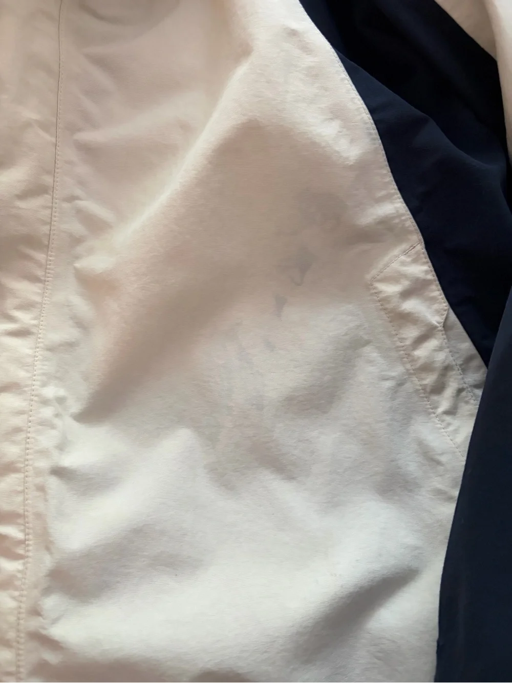 The North Face Men’s Hooded Ski Jacket in White and Navy